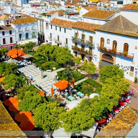 Plaza De Naranjos Марбелья