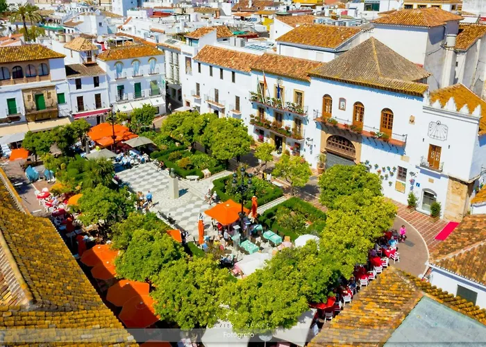 Plaza De Naranjos Марбелья